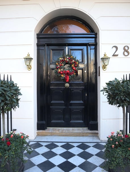 front door - call-me-fred-fgYWxt5xtcY-unsplash